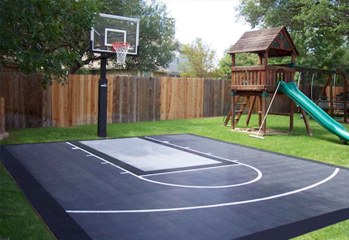 Баскетбольная площадка на дачном участке