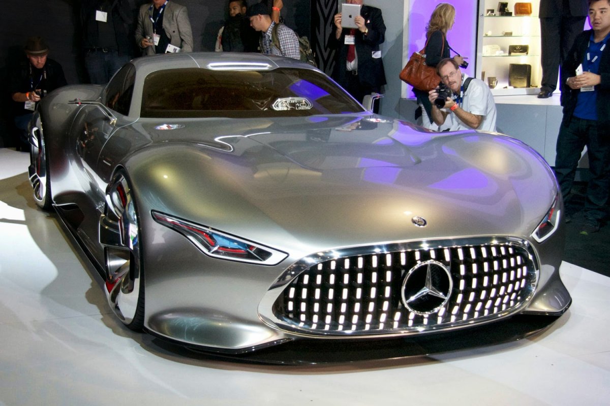 Mercedes-Benz-AMG-Vision-Gran-Turismo-Front-960 × 540