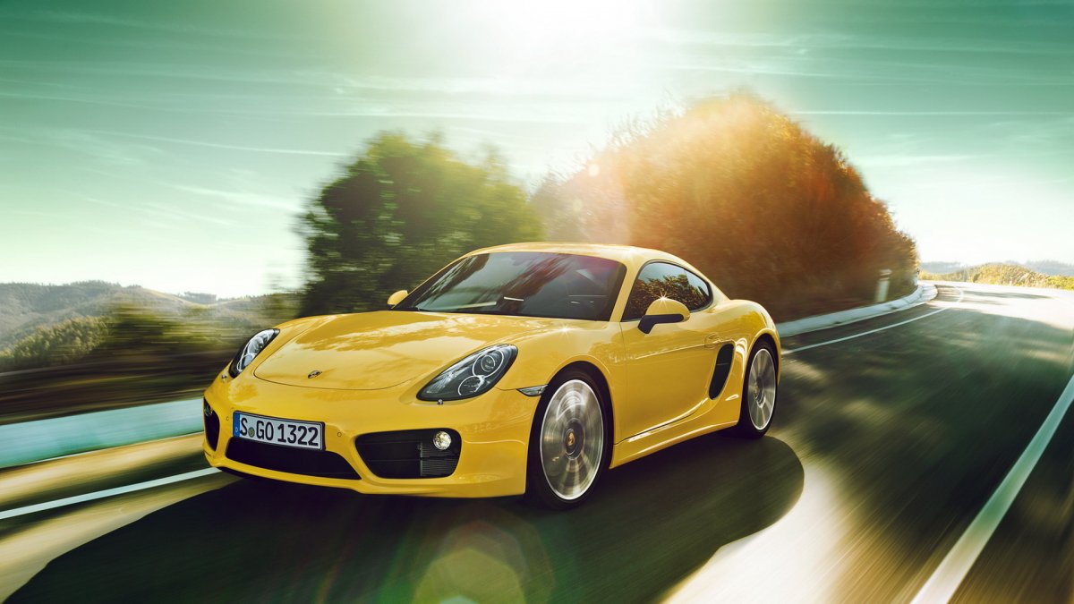 Porsche Cayman желтый