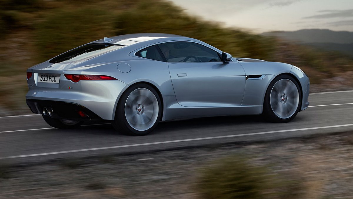 Yaguar f Type 2022