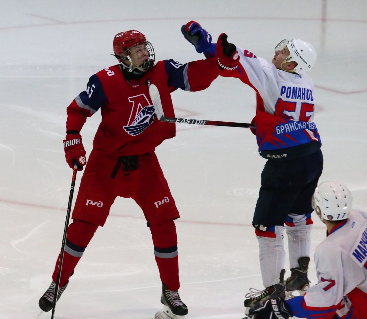 Юношеская сборная России по хоккею с мячом чемпион мира 2002