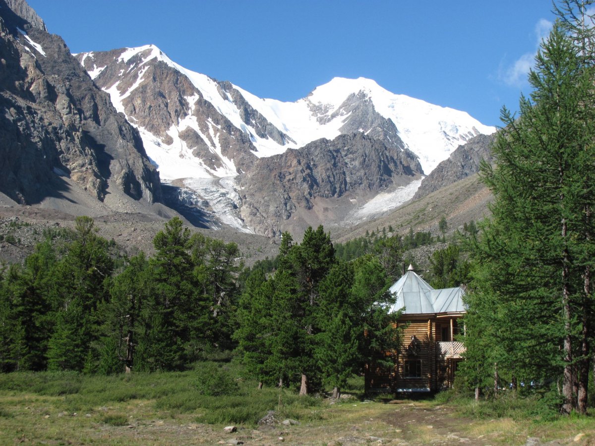 домик в горах алтая