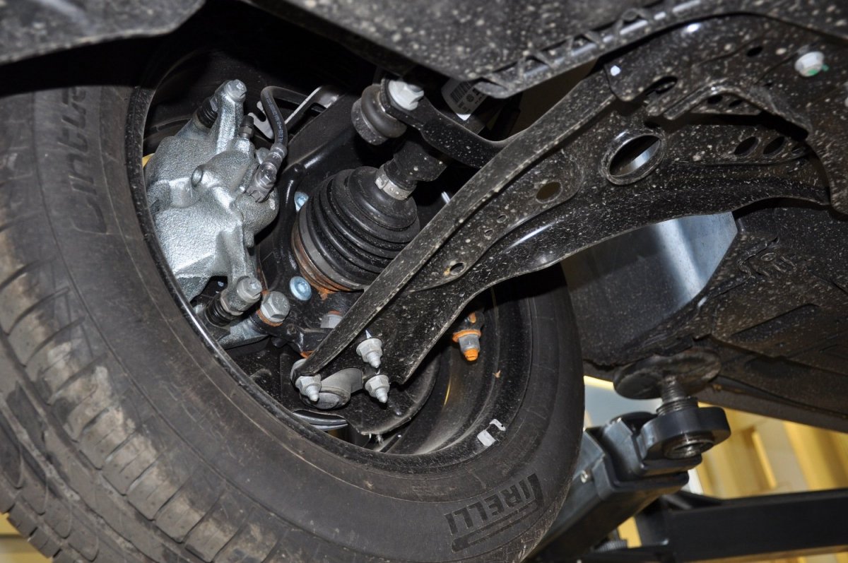 Передний подрамник Шкода Рапид