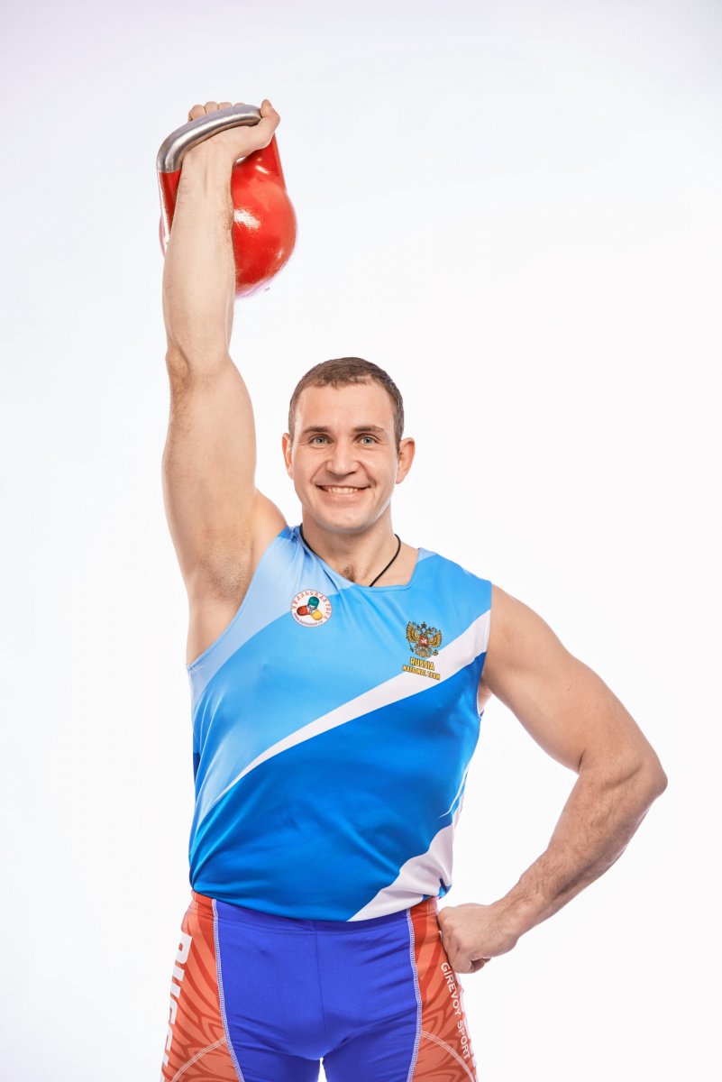 Иван Денисов гиревик