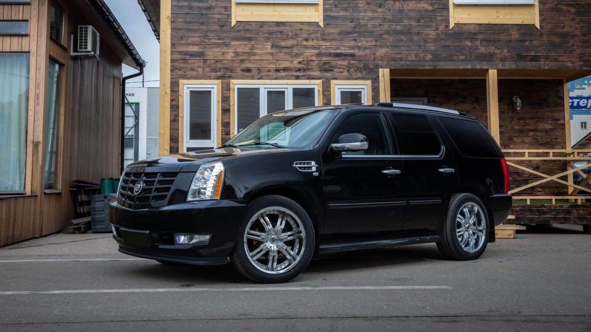 Cadillac Escalade 2008 года