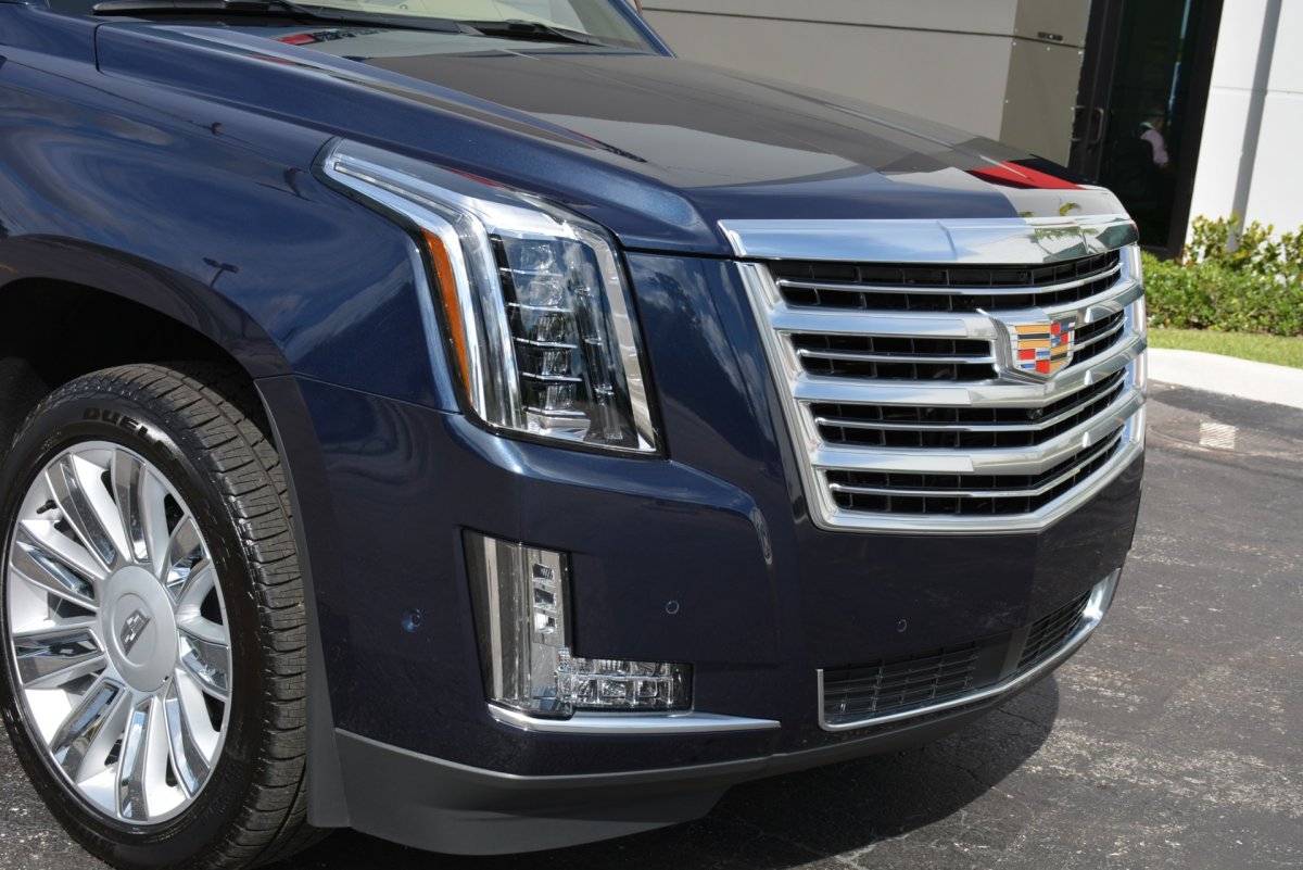 Ford Escalade 2