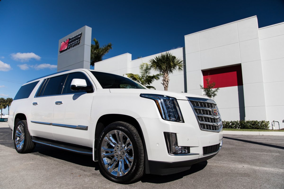 Кадиллак Escalade Platinum 2022