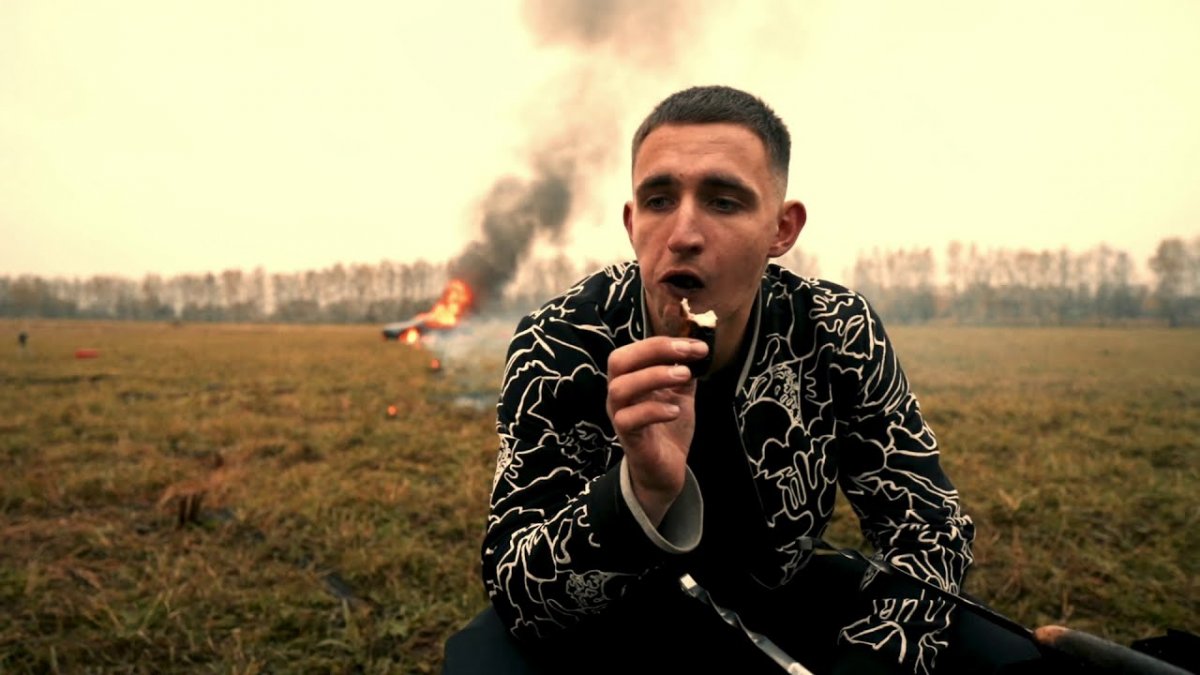 Мерседес горит