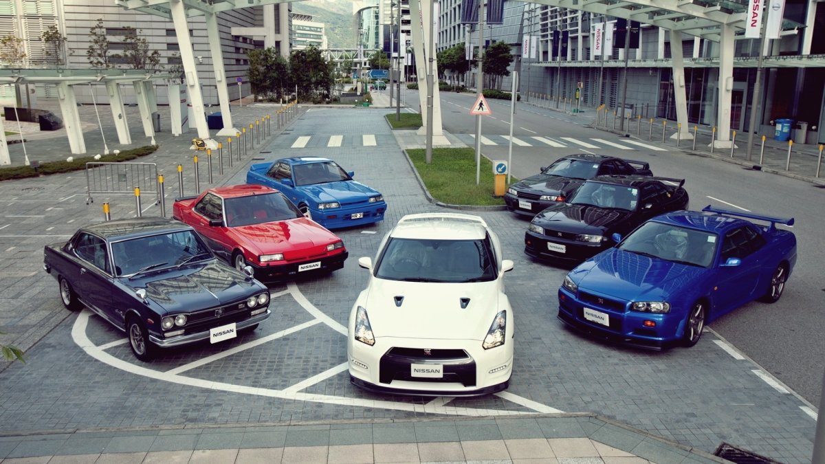 Японские автомобили в ряд