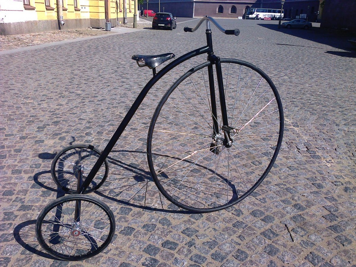Старинный велосипед паук