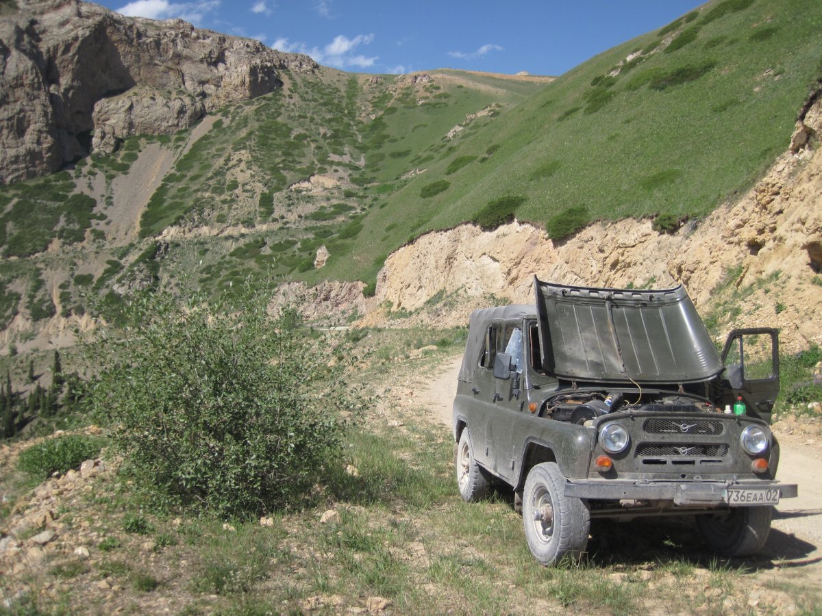 UAZ 31512 на Горная дорога