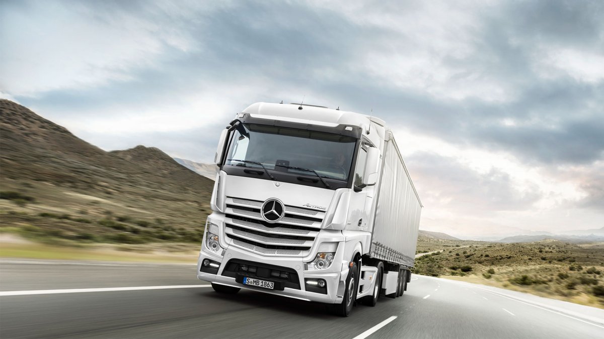 Mercedes Actros Front