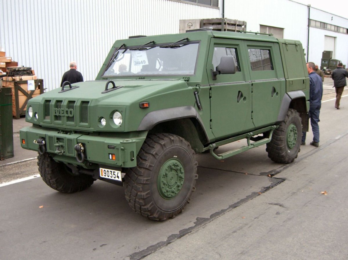 Iveco LMV m65 Гражданская версия