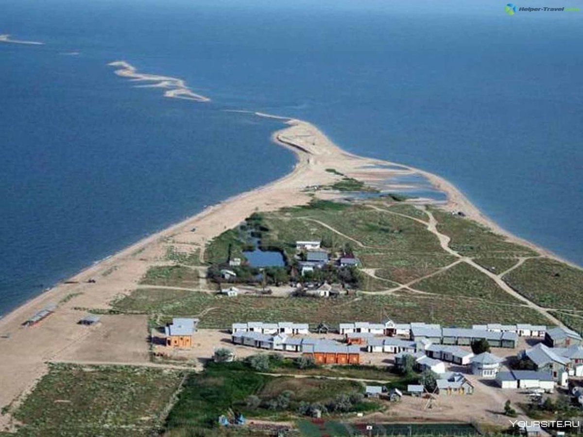 Кемпинг на Волге с палатками