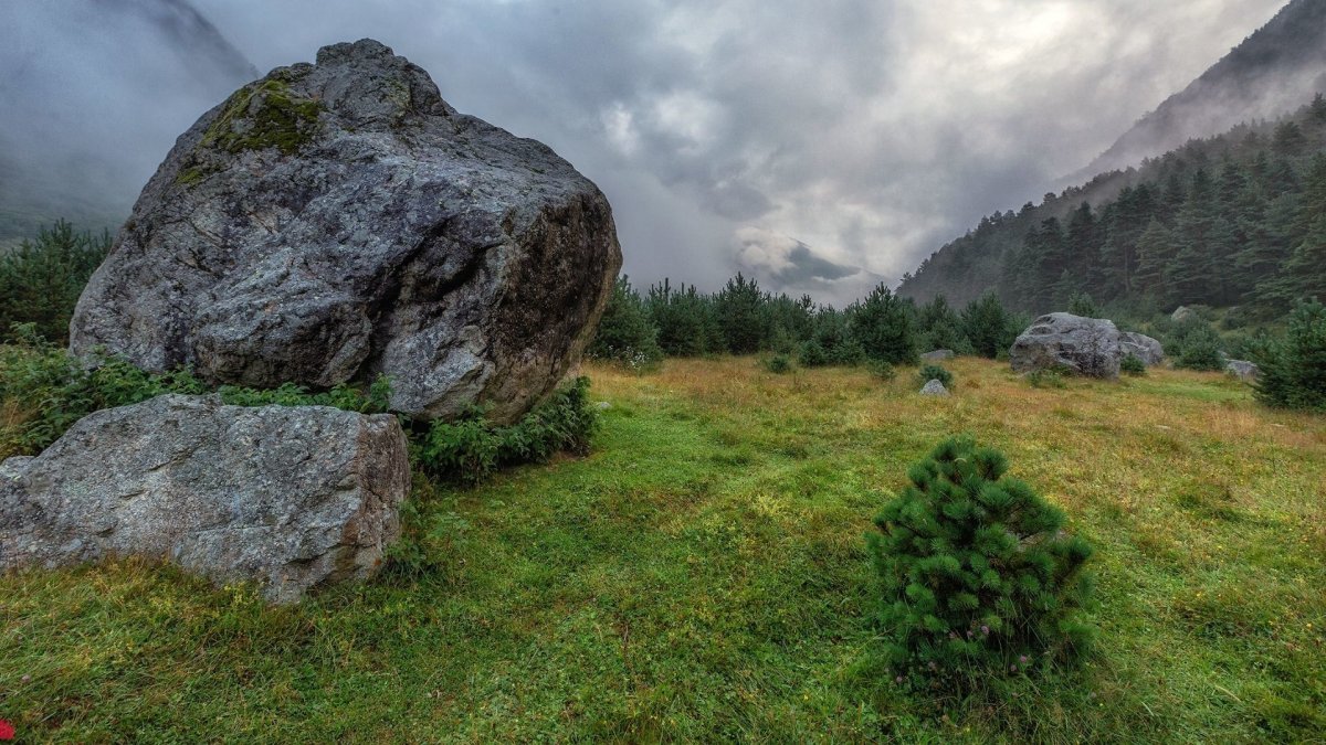 Гора камней Смоленск