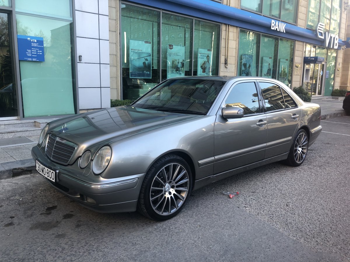 Mercedes Benz w210 r17