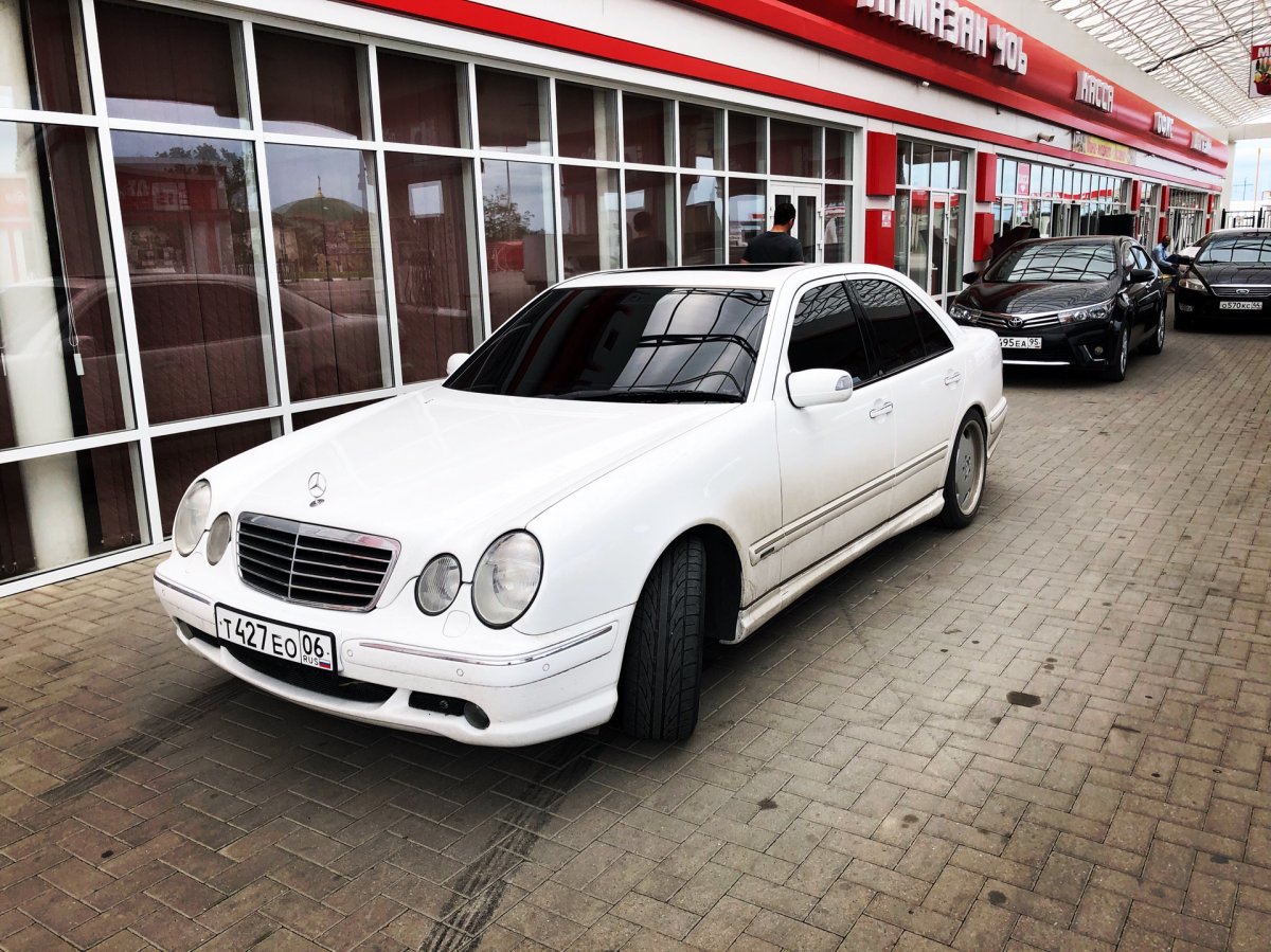 Мерседес е210 АМГ 5.5