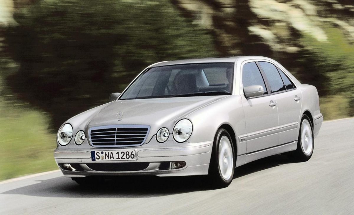 Mercedes Benz e320 w210