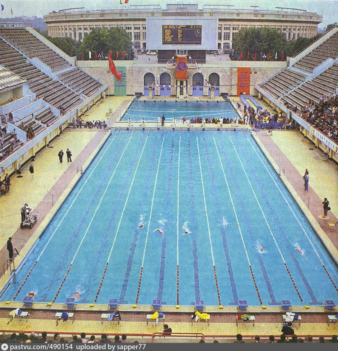 Плавательный бассейн центрального стадиона им. Ленина