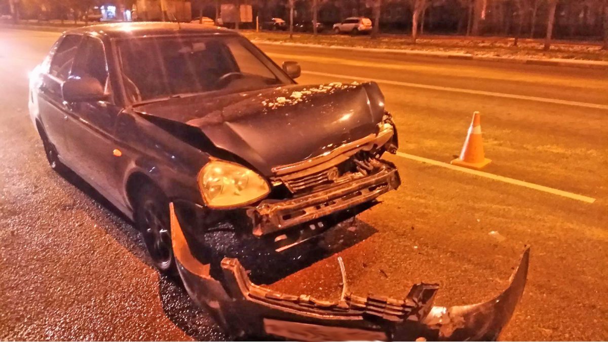 Приора хэтчбек черная авария