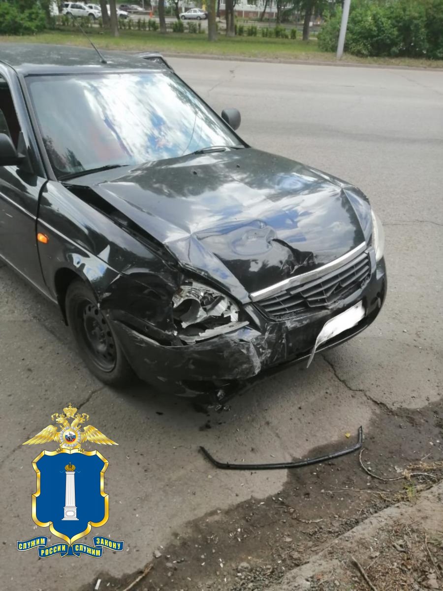 Лада Приора седан Разбитая
