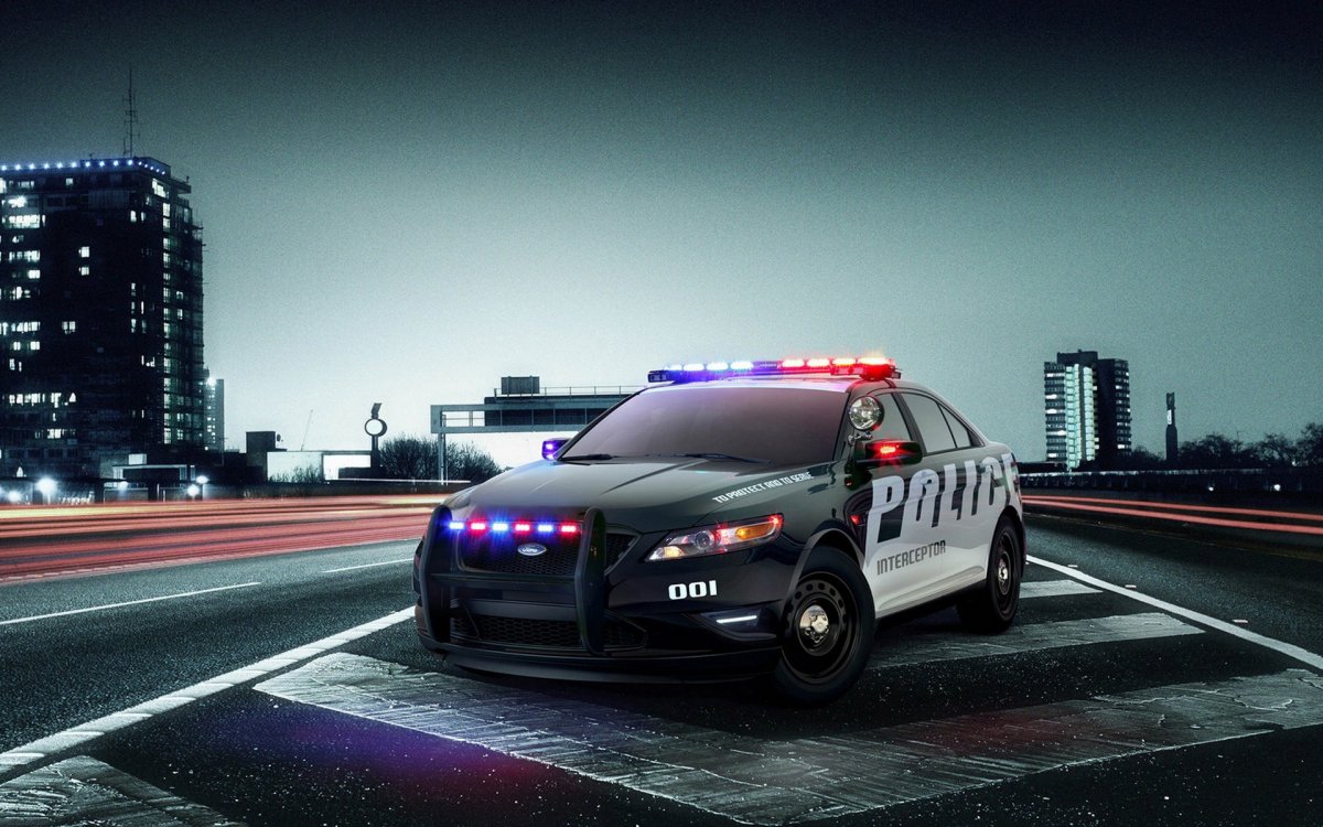 Полицейский Форд эксплорер в США