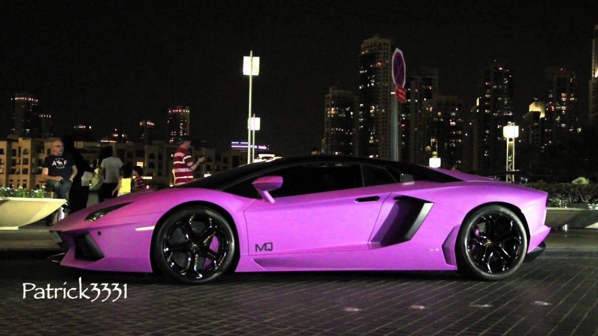Фиолетовый Ламборджини в Дубае