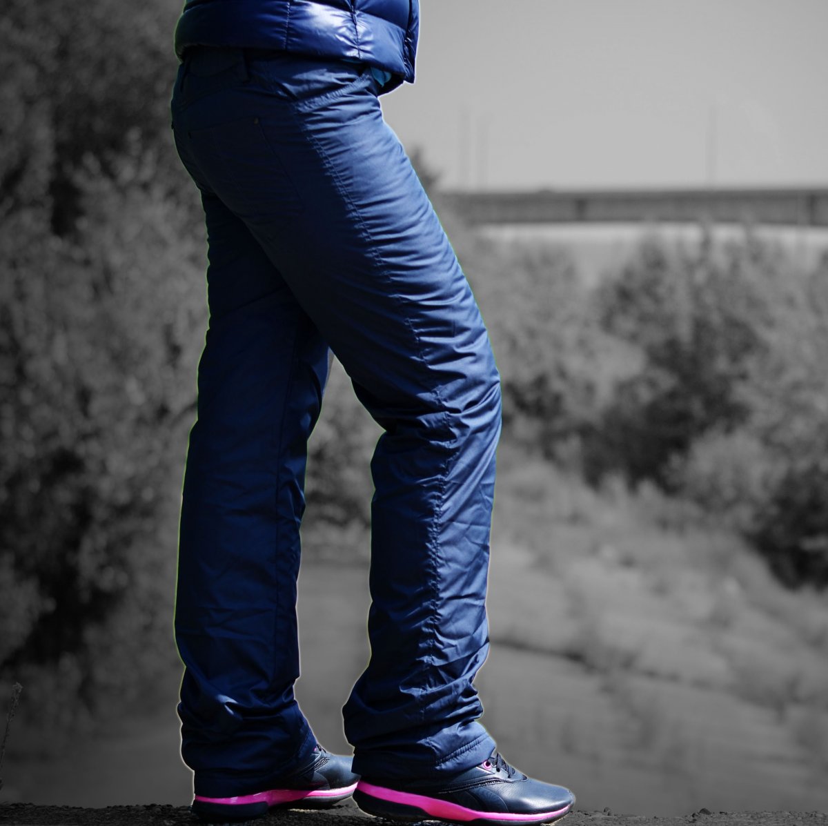 Спортивные дутые штаны женские