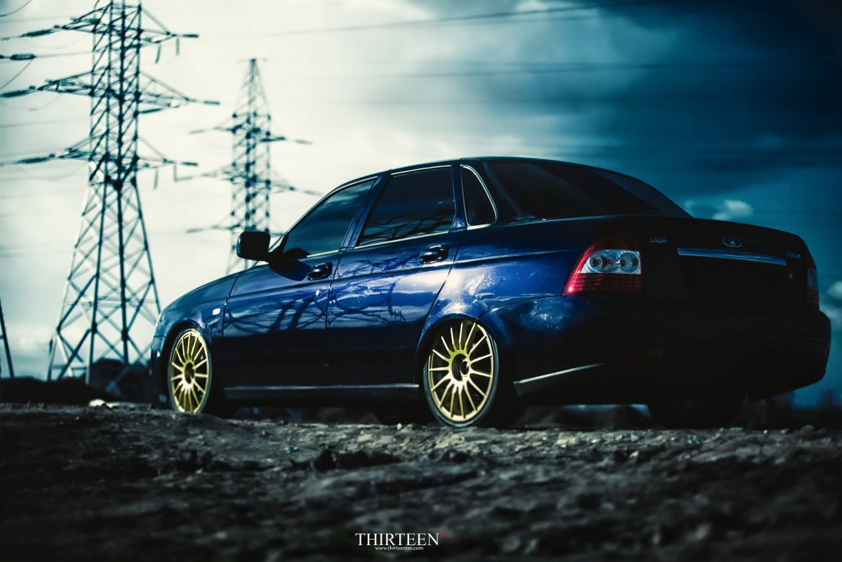 Lada Priora stance