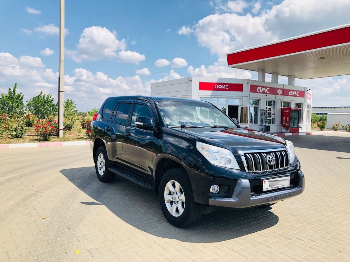 Тойота Авенсис 2005г синяя тонированная