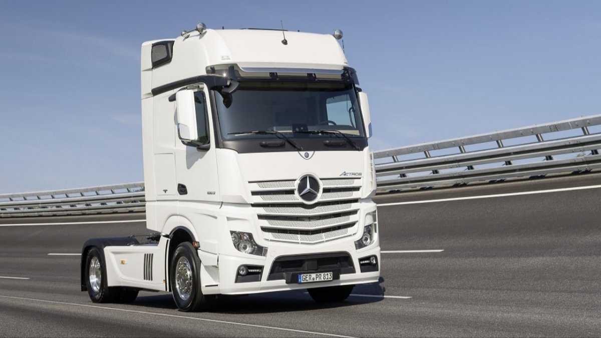 Mercedes Benz Actros 2021