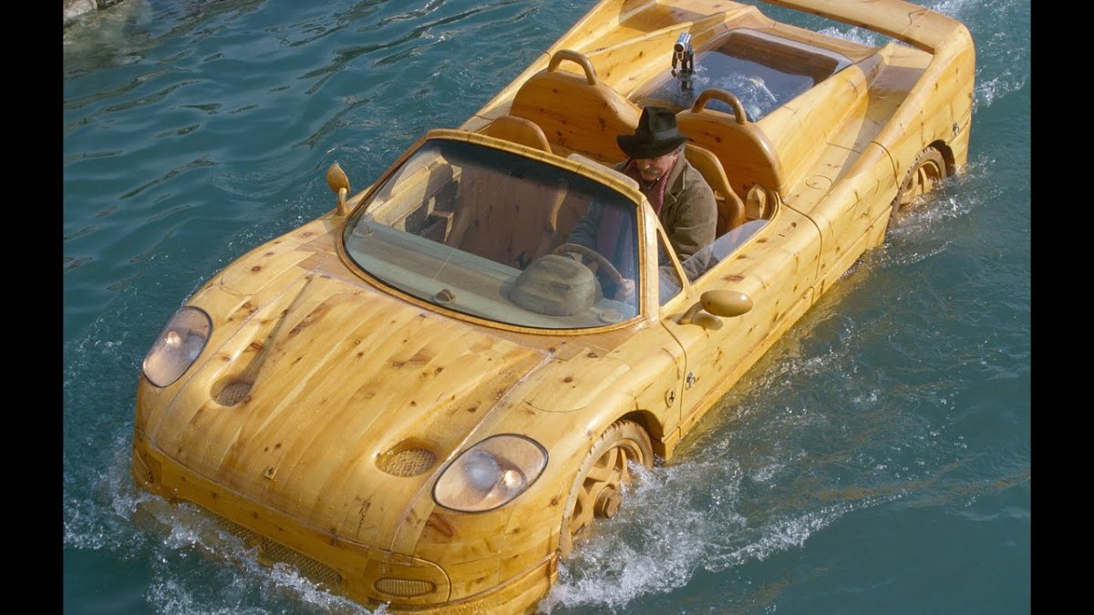 Автомобиль-амфибия Ferrari f50