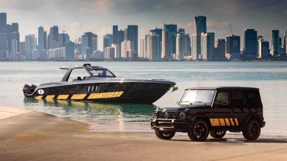 Катер Mercedes AMG