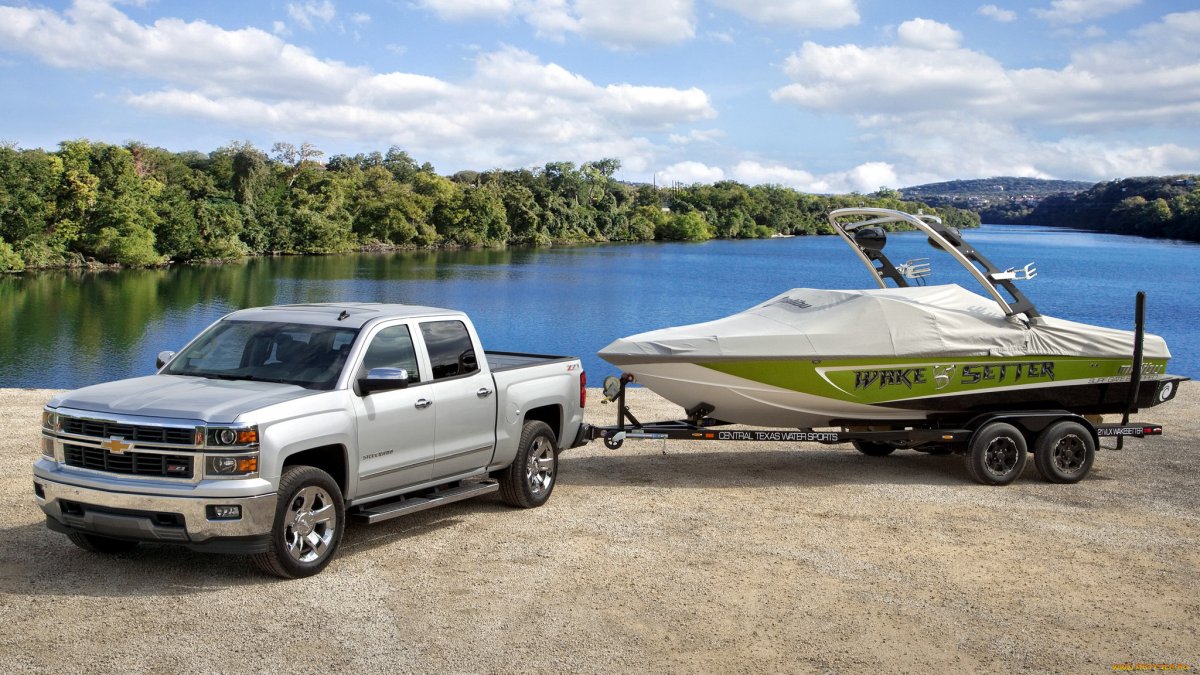 Chevrolet Silverado с прицепом