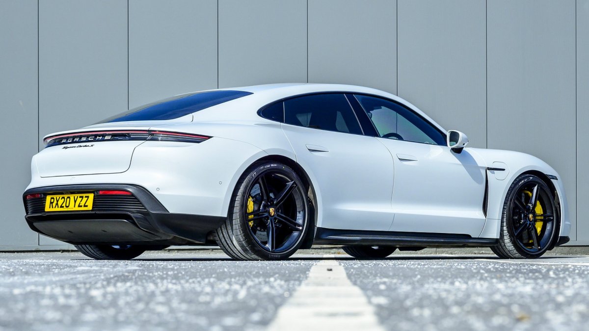 Porsche Taycan Cross Turismo 2020