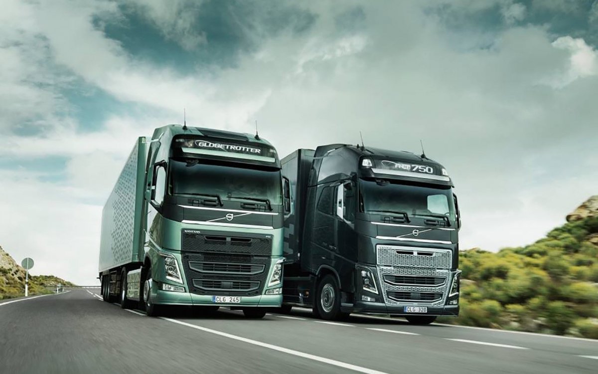 Volvo Trucks 2100