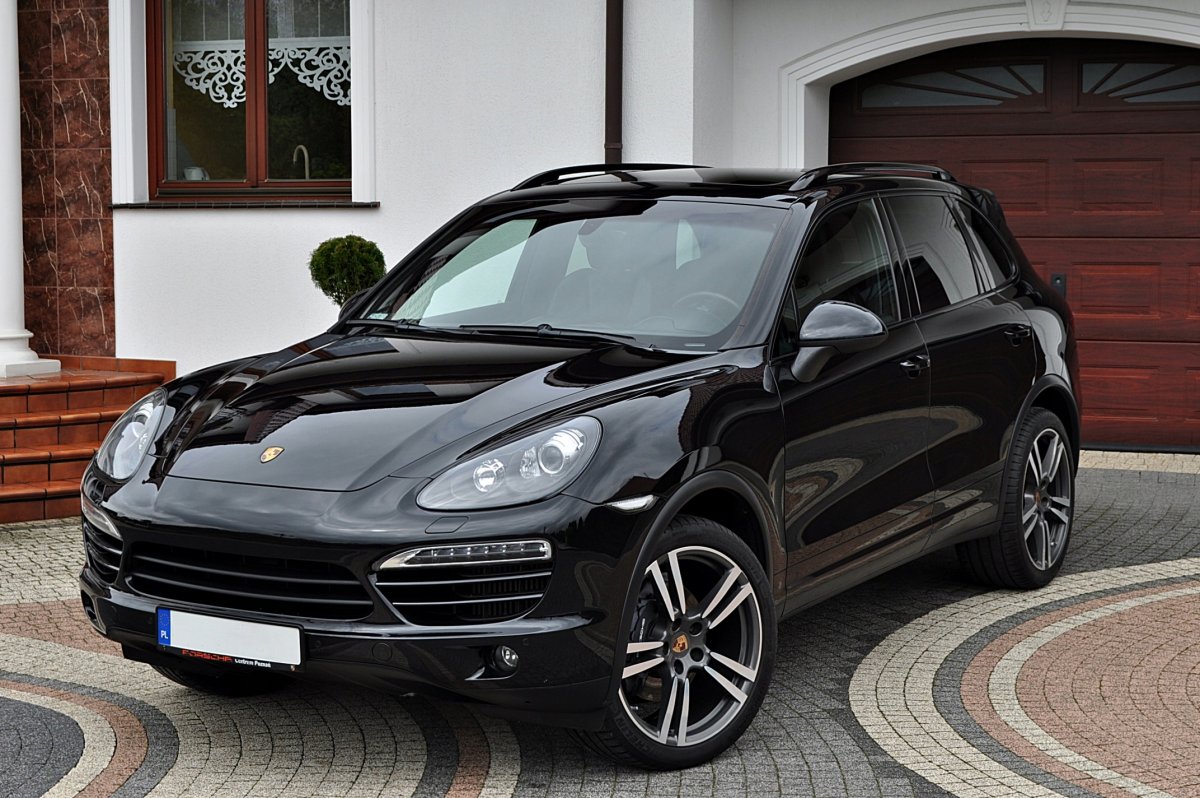 Porsche Cayenne GTS III черный