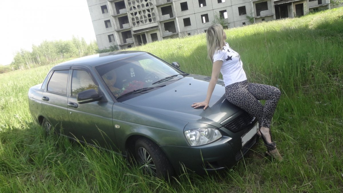 Лада Приора 2016 седан зелёная