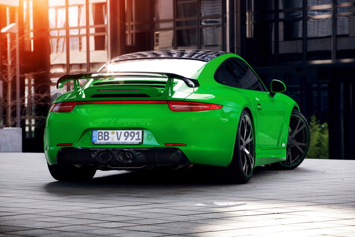 Porsche 911 Carrera зеленый