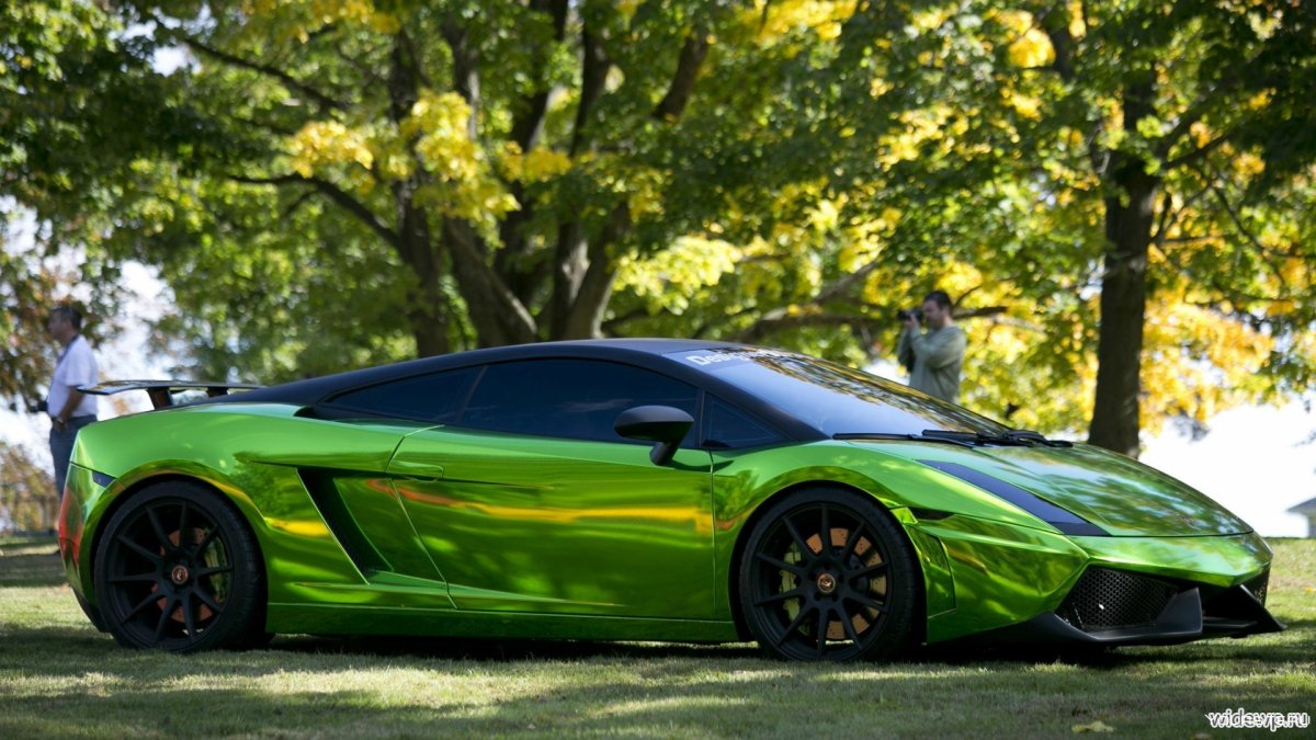 Lamborghini Huracan зеленый