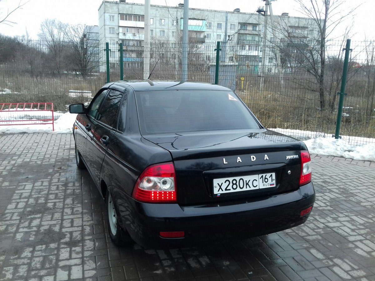 Приора чёрная 2018года