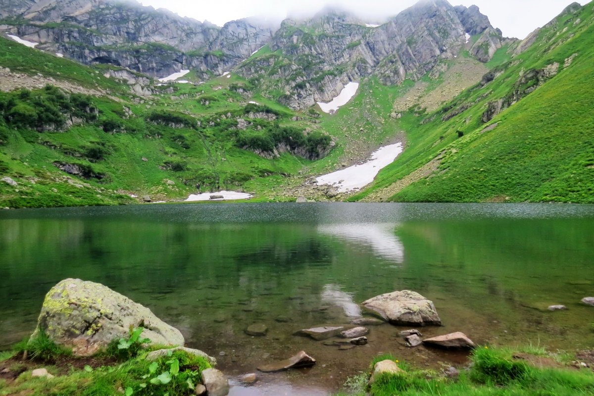 Озеро Мзы в Абхазии