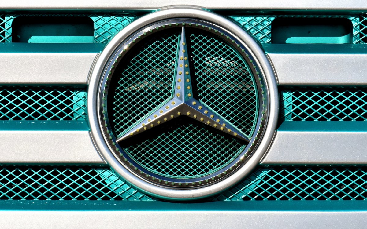 Mercedes Benz знак