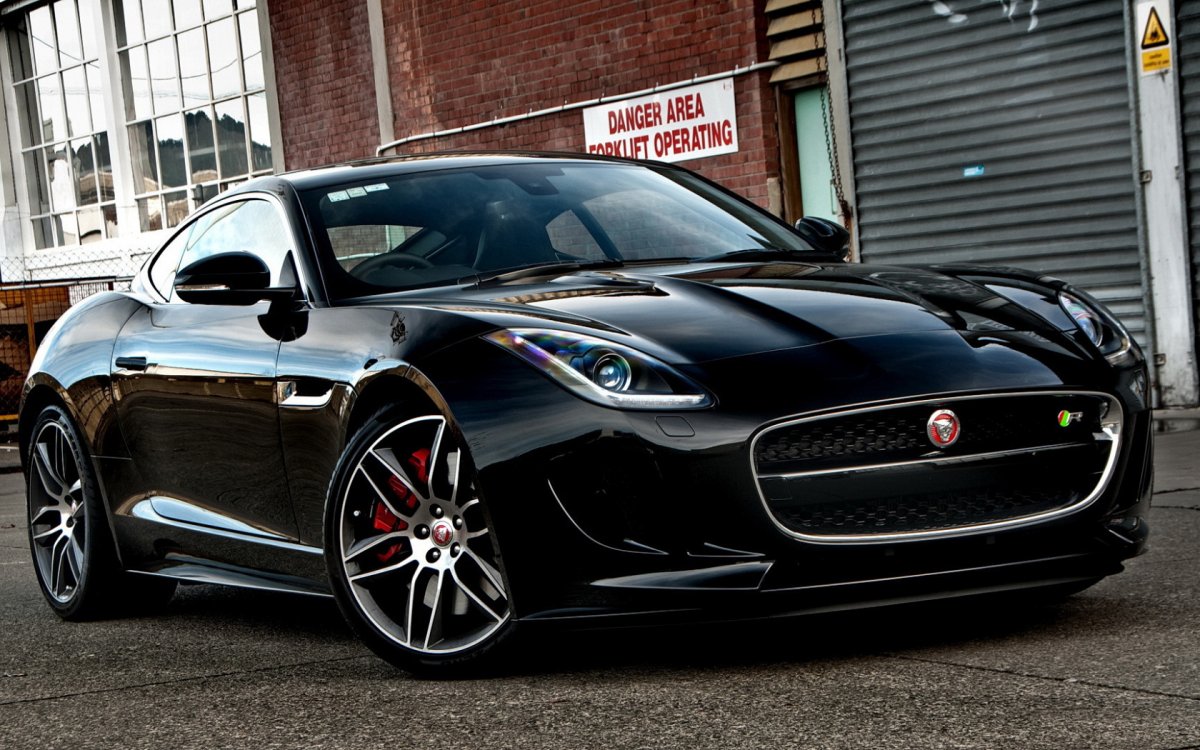 Jaguar f-Type черный