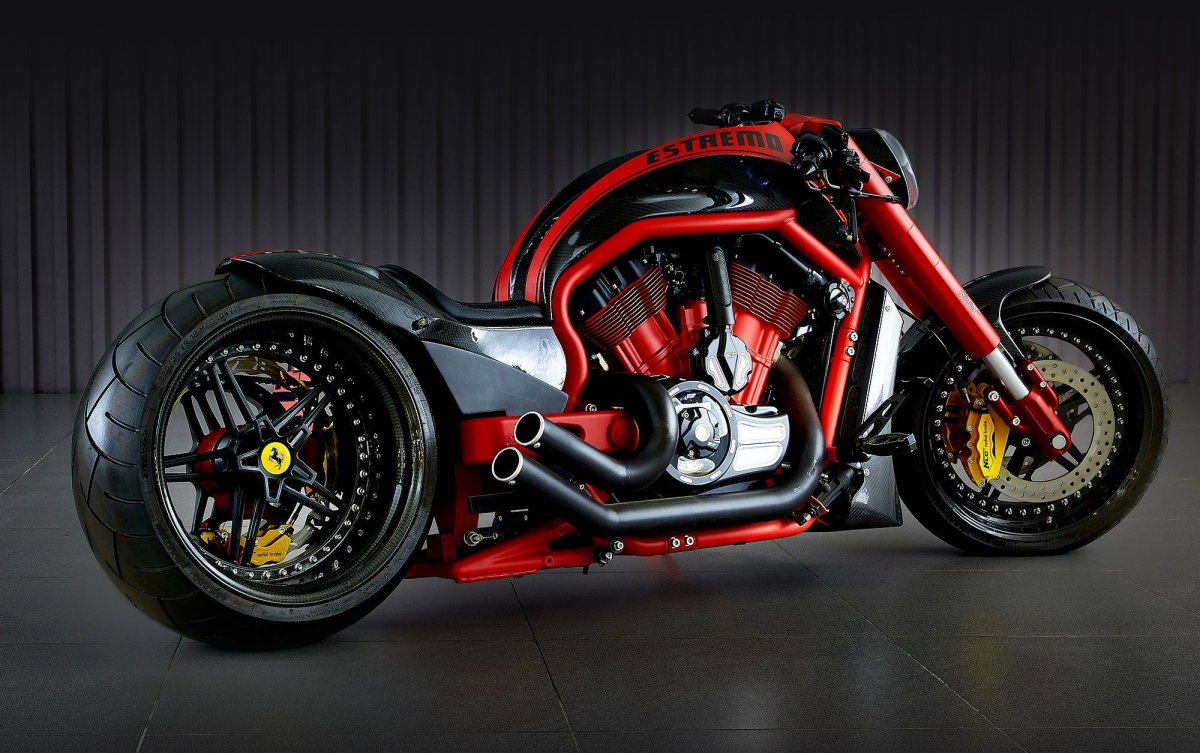 Harley Davidson v-Rod красный