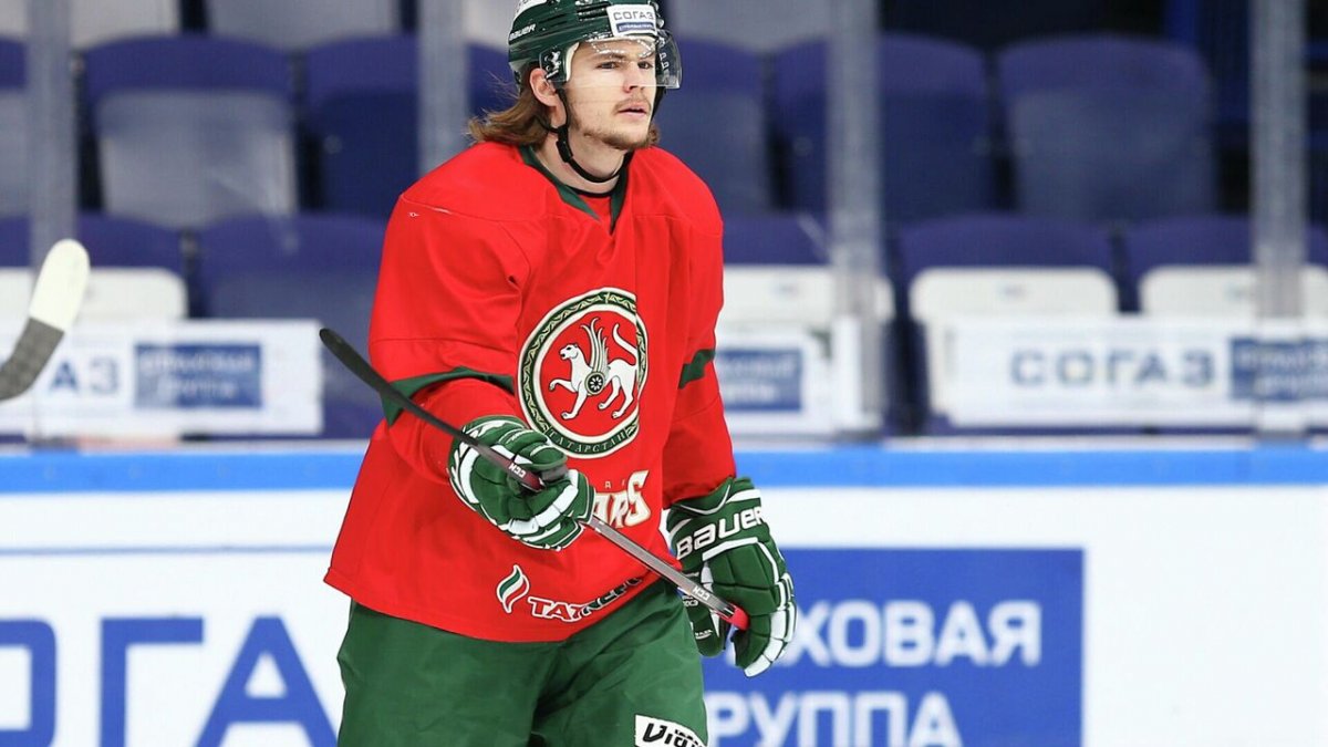Тихонов хоккеист младший
