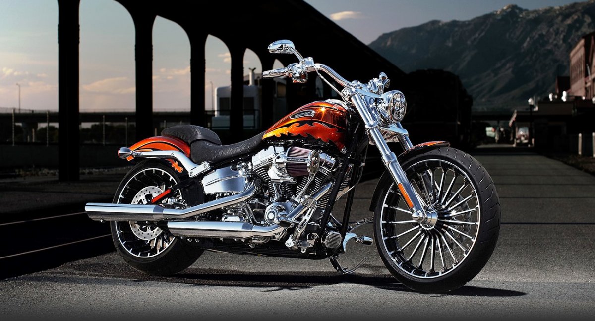 Чоппер Harley Davidson Breakout