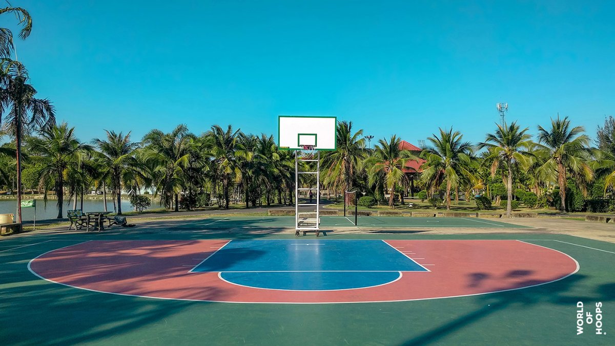 Авиапарк баскетбольная площадка