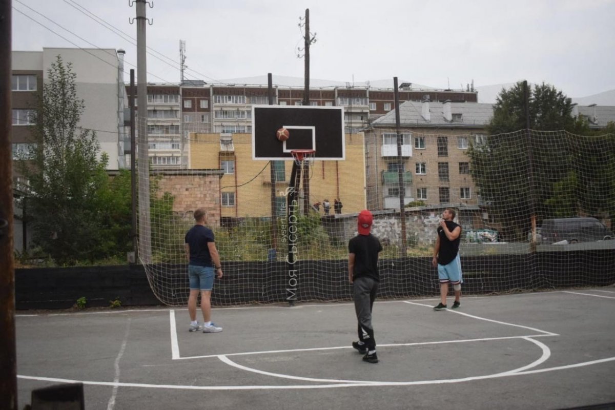 Баскетбольная площадка ДВФУ