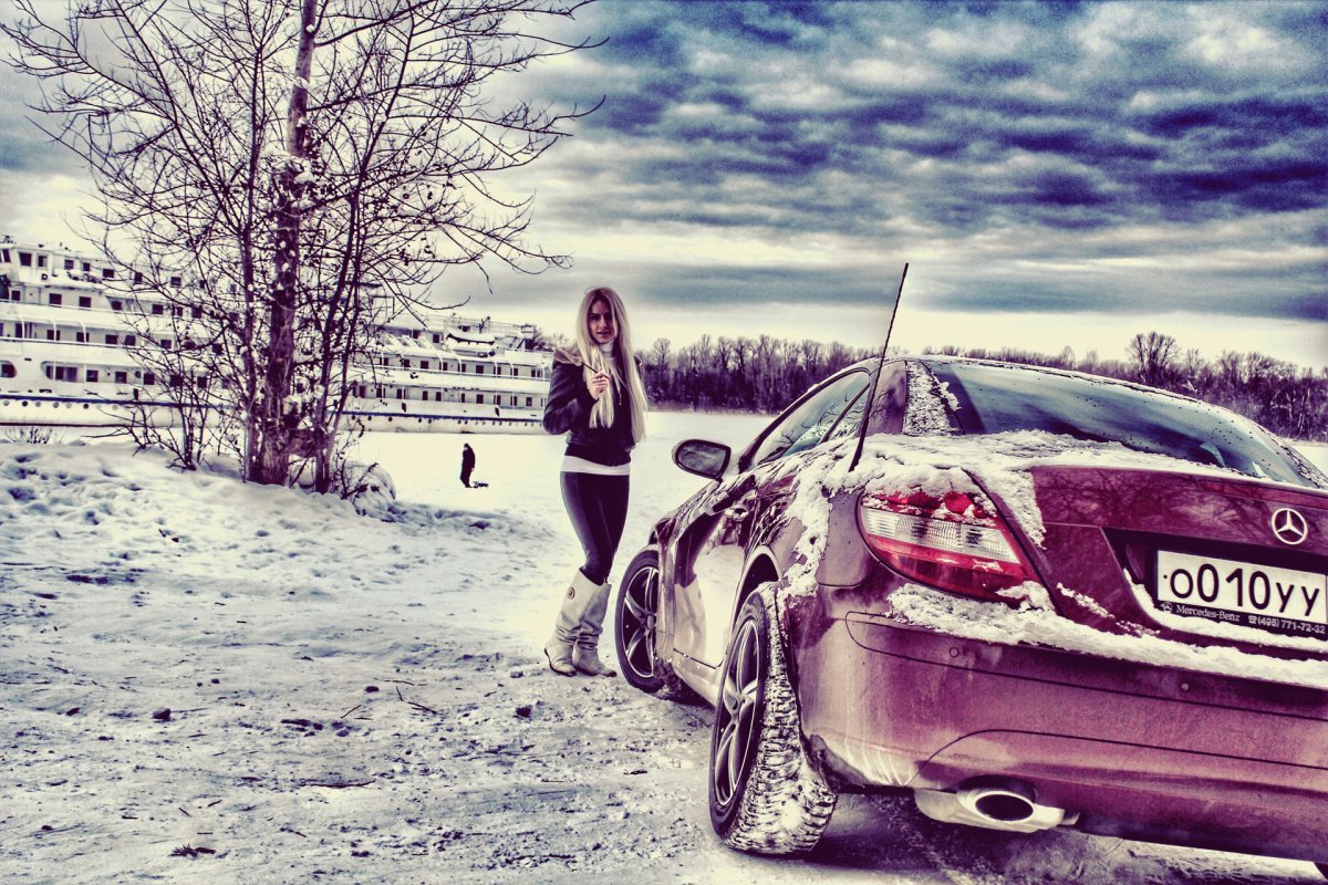 Фотосессия с машиной зимой